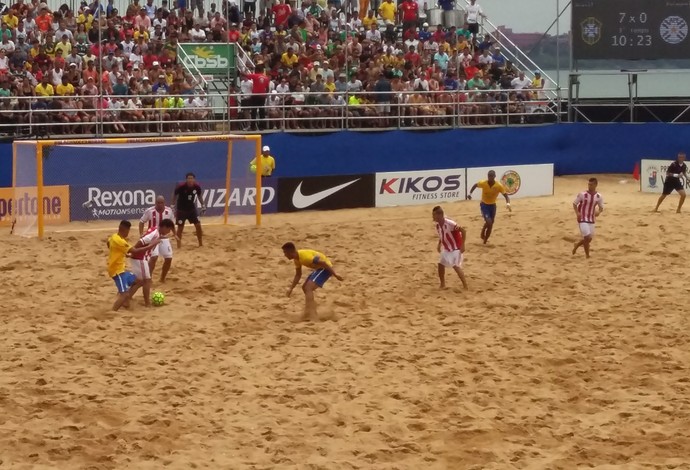 Jogadores de Brasil e Paraguai em decisão no Espírito Santo