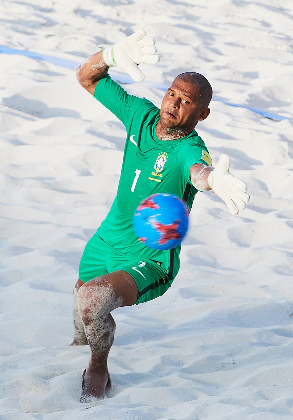 Mão mostrou segurança, marcou um gol e chega à sexta final pelo Brasil em Copa