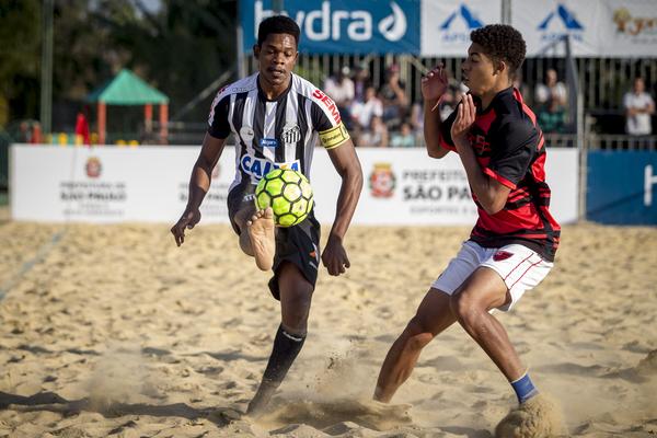 Daniel, autor de 3 gols do Santos